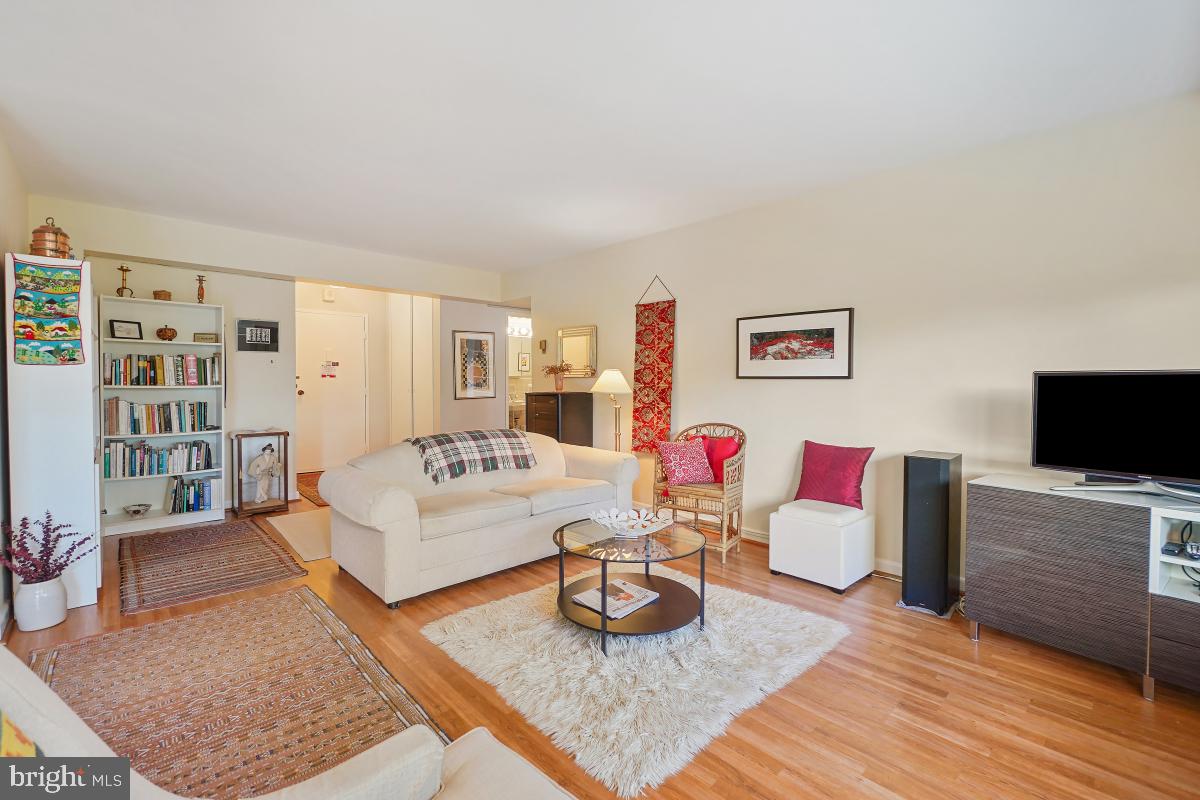 4201 CATHEDRAL AVE NW #913W, WASHINGTON, District Of Columbia 20016, 1 Bedroom Bedrooms, ,1 BathroomBathrooms,Residential,For sale,4201 CATHEDRAL AVE NW #913W,DCDC2217562 MLS # DCDC2217562 4201 CATHEDRAL AVE NW #913W, WASHINGTON, District Of Columbia 20016, 1 Bedroom Bedrooms, ,1 BathroomBathrooms,Residential,For sale,4201 CATHEDRAL AVE NW #913W,DCDC2217562 MLS # DCDC2217562