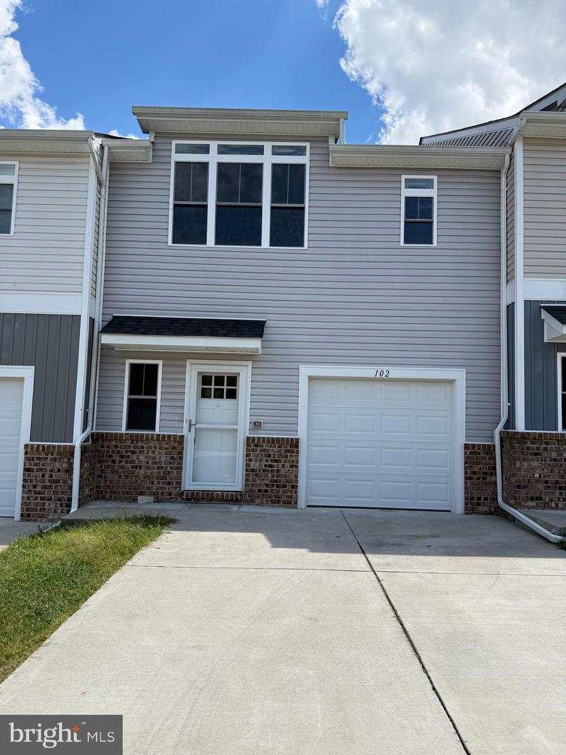 102 CORALYROSE CT, WINCHESTER, Virginia 22602, 3 Bedrooms Bedrooms, ,2 BathroomsBathrooms,Residential,For sale,102 CORALYROSE CT,VAFV2036512 MLS # VAFV2036512