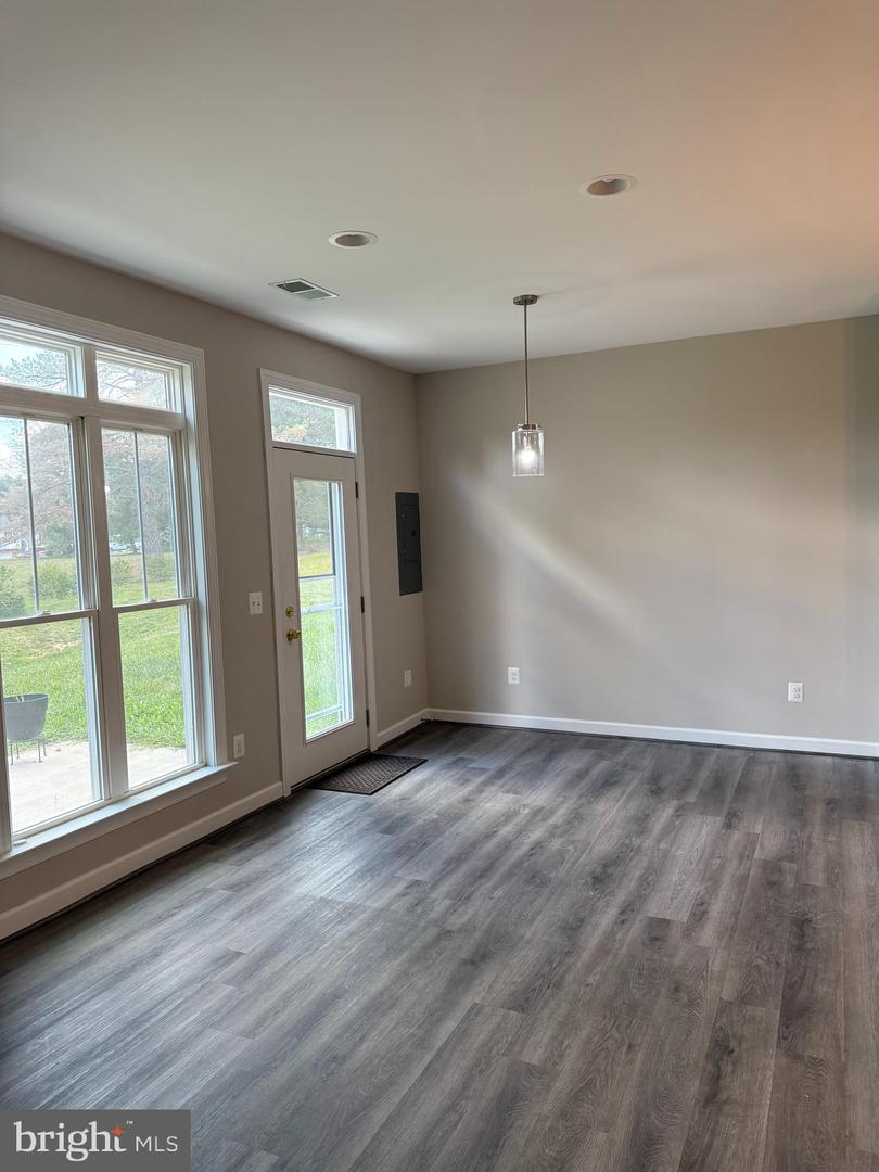 102 CORALYROSE CT, WINCHESTER, Virginia 22602, 3 Bedrooms Bedrooms, ,2 BathroomsBathrooms,Residential,For sale,102 CORALYROSE CT,VAFV2036512 MLS # VAFV2036512