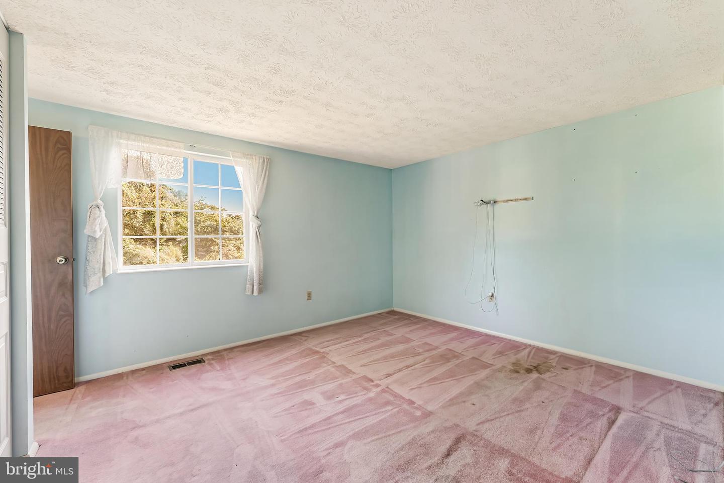 9803 OLEANDER, VIENNA, Virginia 22181, 3 Bedrooms Bedrooms, ,2 BathroomsBathrooms,Residential,For sale,9803 OLEANDER,VAFX2264324 MLS # VAFX2264324
