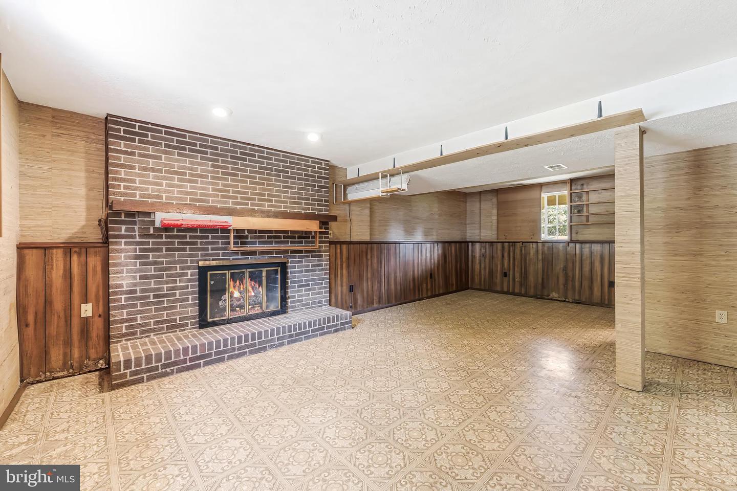 9803 OLEANDER, VIENNA, Virginia 22181, 3 Bedrooms Bedrooms, ,2 BathroomsBathrooms,Residential,For sale,9803 OLEANDER,VAFX2264324 MLS # VAFX2264324