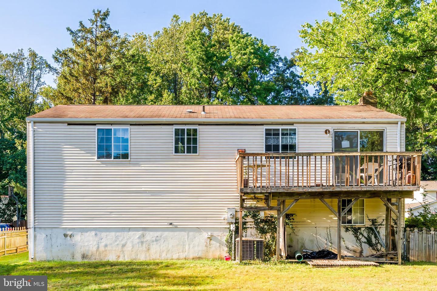 9803 OLEANDER, VIENNA, Virginia 22181, 3 Bedrooms Bedrooms, ,2 BathroomsBathrooms,Residential,For sale,9803 OLEANDER,VAFX2264324 MLS # VAFX2264324