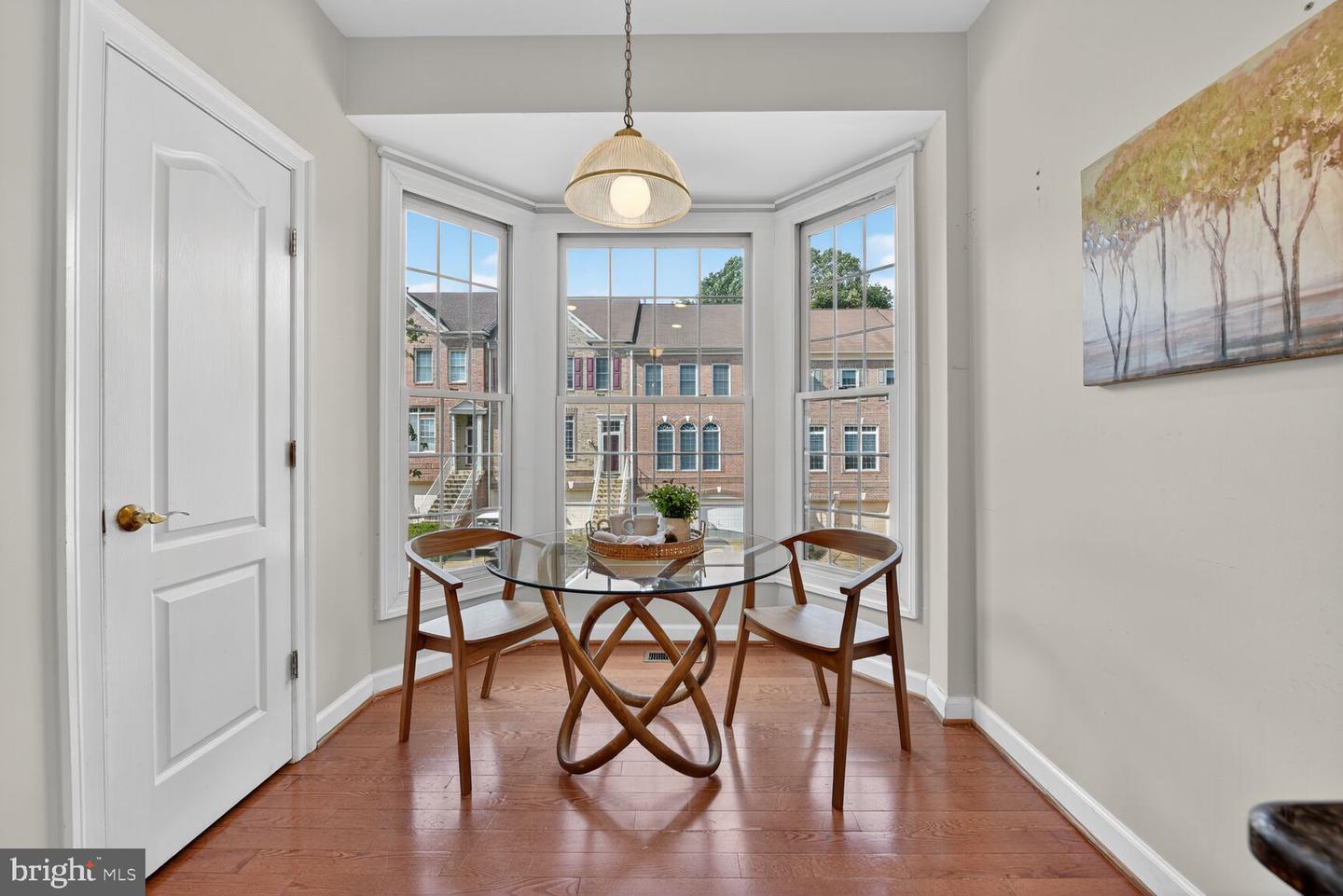 9512 LAGERSFIELD CIR, VIENNA, Virginia 22181, 4 Bedrooms Bedrooms, 8 Rooms Rooms,3 BathroomsBathrooms,Residential,For sale,9512 LAGERSFIELD CIR,VAFX2264378 MLS # VAFX2264378