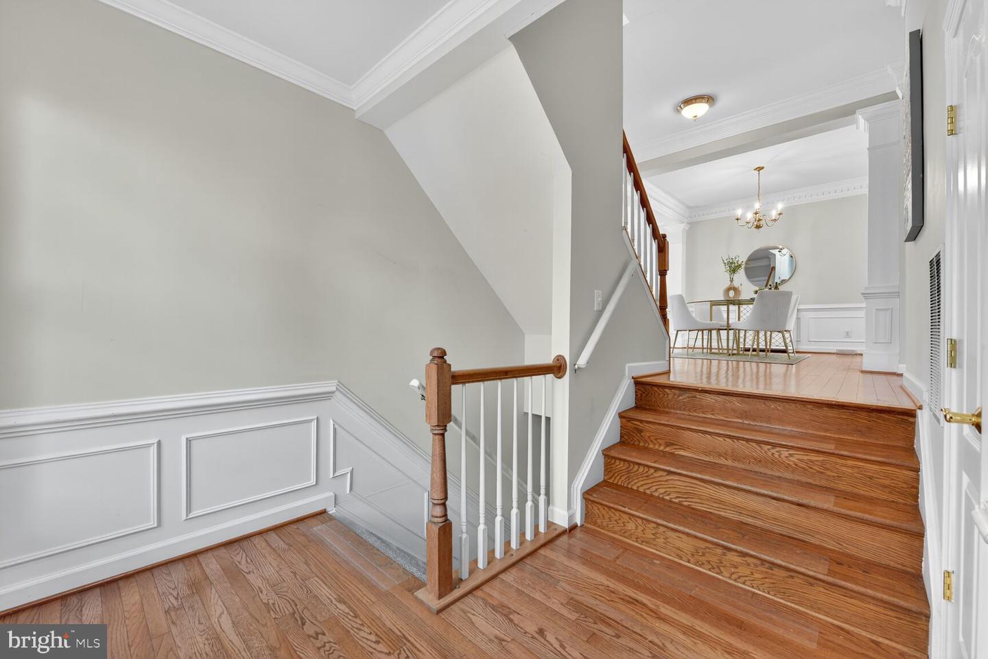 9512 LAGERSFIELD CIR, VIENNA, Virginia 22181, 4 Bedrooms Bedrooms, 8 Rooms Rooms,3 BathroomsBathrooms,Residential,For sale,9512 LAGERSFIELD CIR,VAFX2264378 MLS # VAFX2264378