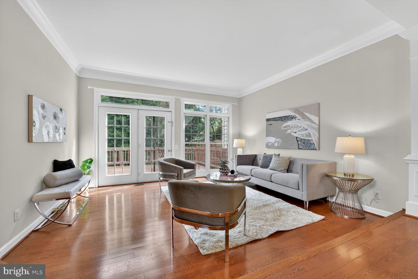 9512 LAGERSFIELD CIR, VIENNA, Virginia 22181, 4 Bedrooms Bedrooms, 8 Rooms Rooms,3 BathroomsBathrooms,Residential,For sale,9512 LAGERSFIELD CIR,VAFX2264378 MLS # VAFX2264378