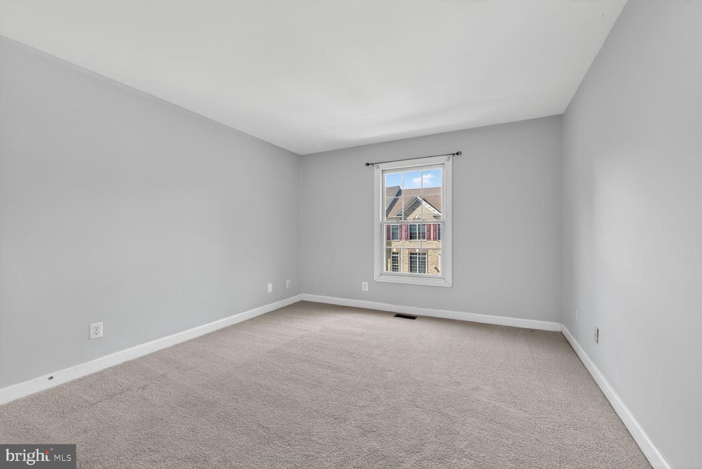 9512 LAGERSFIELD CIR, VIENNA, Virginia 22181, 4 Bedrooms Bedrooms, 8 Rooms Rooms,3 BathroomsBathrooms,Residential,For sale,9512 LAGERSFIELD CIR,VAFX2264378 MLS # VAFX2264378