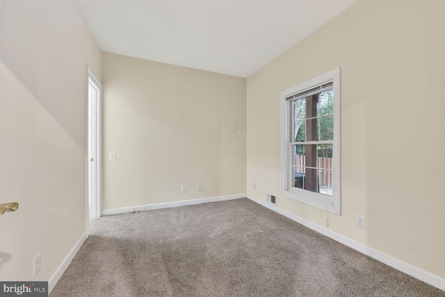 9512 LAGERSFIELD CIR, VIENNA, Virginia 22181, 4 Bedrooms Bedrooms, 8 Rooms Rooms,3 BathroomsBathrooms,Residential,For sale,9512 LAGERSFIELD CIR,VAFX2264378 MLS # VAFX2264378