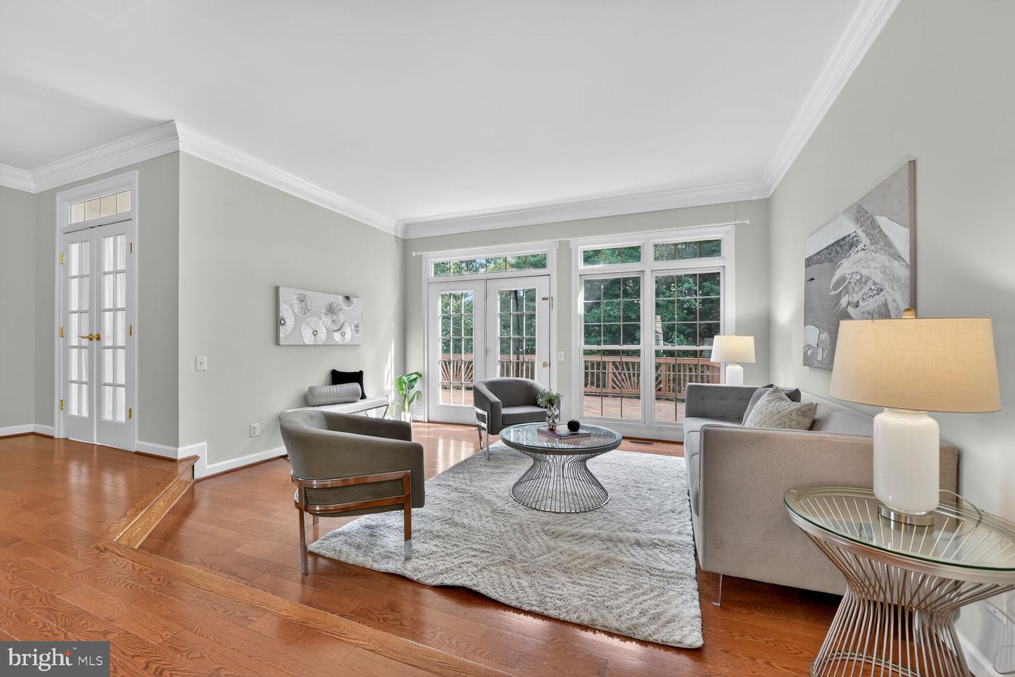 9512 LAGERSFIELD CIR, VIENNA, Virginia 22181, 4 Bedrooms Bedrooms, 8 Rooms Rooms,3 BathroomsBathrooms,Residential,For sale,9512 LAGERSFIELD CIR,VAFX2264378 MLS # VAFX2264378