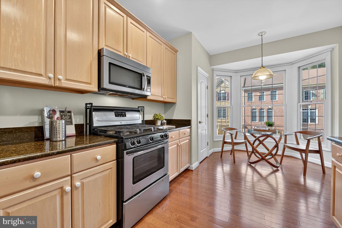 9512 LAGERSFIELD CIR, VIENNA, Virginia 22181, 4 Bedrooms Bedrooms, 8 Rooms Rooms,3 BathroomsBathrooms,Residential,For sale,9512 LAGERSFIELD CIR,VAFX2264378 MLS # VAFX2264378