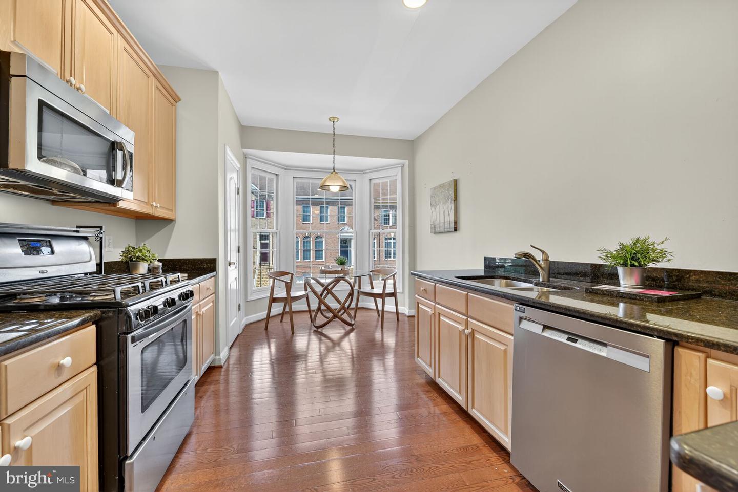 9512 LAGERSFIELD CIR, VIENNA, Virginia 22181, 4 Bedrooms Bedrooms, 8 Rooms Rooms,3 BathroomsBathrooms,Residential,For sale,9512 LAGERSFIELD CIR,VAFX2264378 MLS # VAFX2264378