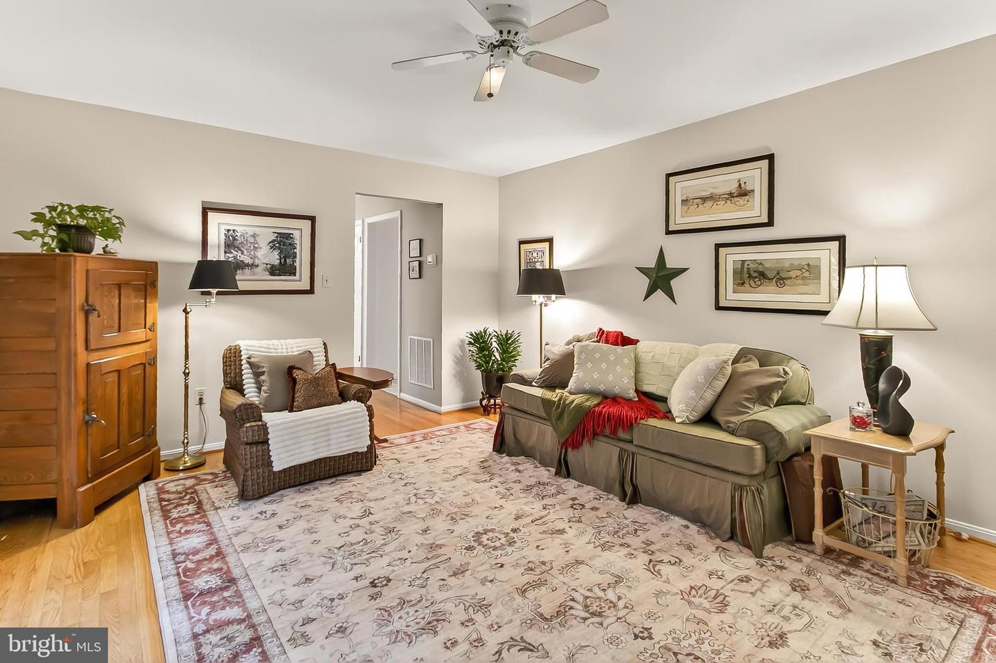 7204 MING TREE CT, SPRINGFIELD, Virginia 22152, 4 Bedrooms Bedrooms, ,3 BathroomsBathrooms,Residential,For sale,7204 MING TREE CT,VAFX2264588 MLS # VAFX2264588