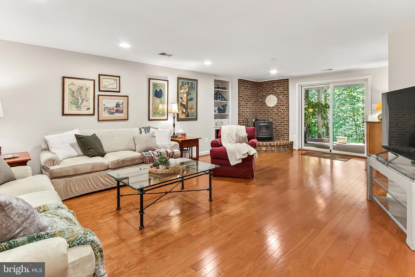 7204 MING TREE CT, SPRINGFIELD, Virginia 22152, 4 Bedrooms Bedrooms, ,3 BathroomsBathrooms,Residential,For sale,7204 MING TREE CT,VAFX2264588 MLS # VAFX2264588