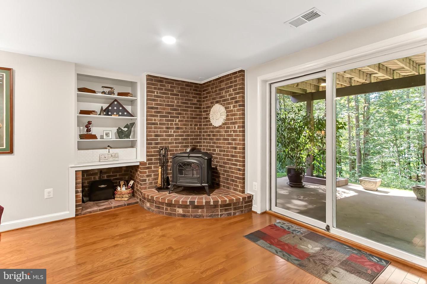 7204 MING TREE CT, SPRINGFIELD, Virginia 22152, 4 Bedrooms Bedrooms, ,3 BathroomsBathrooms,Residential,For sale,7204 MING TREE CT,VAFX2264588 MLS # VAFX2264588
