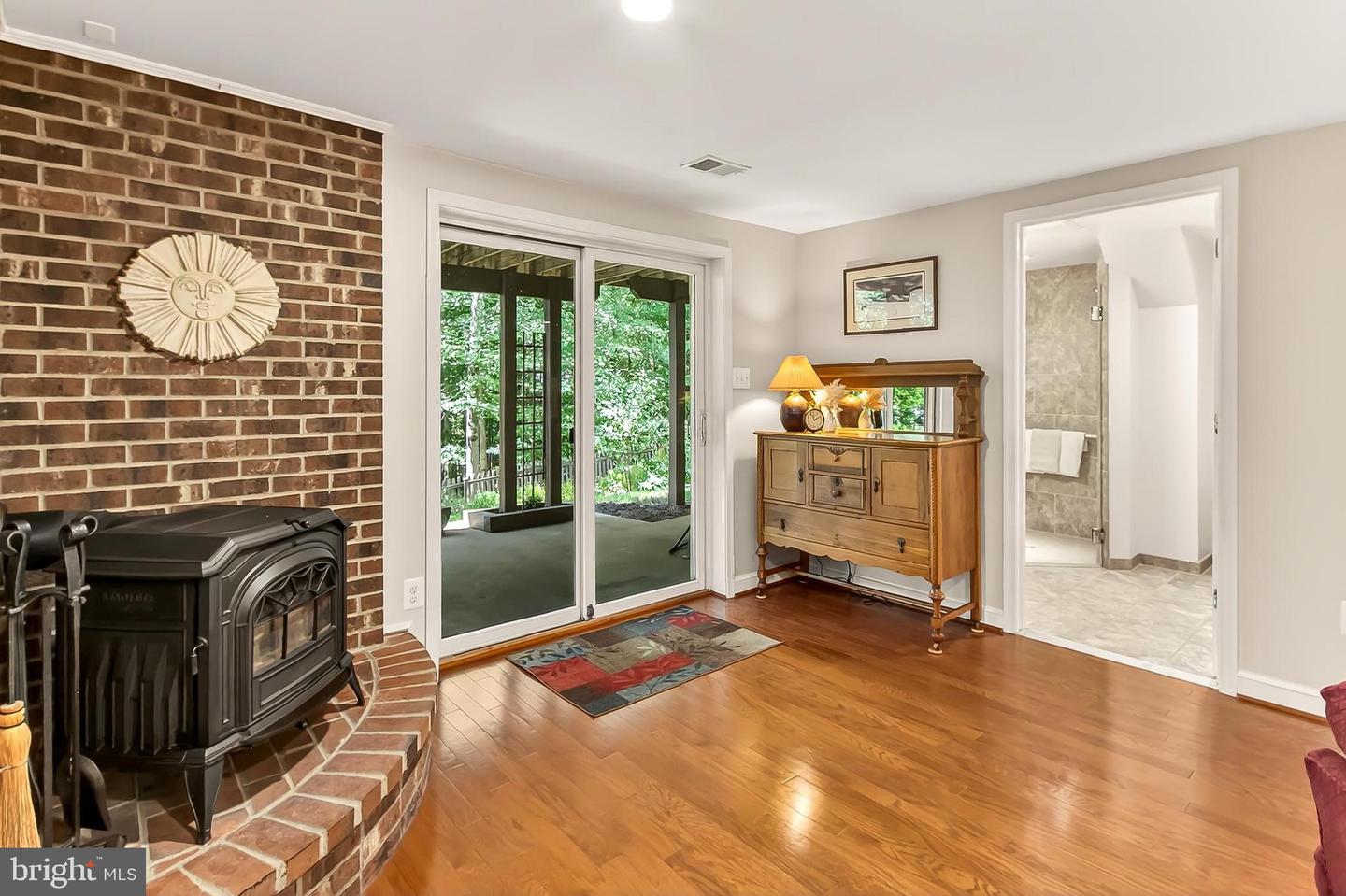 7204 MING TREE CT, SPRINGFIELD, Virginia 22152, 4 Bedrooms Bedrooms, ,3 BathroomsBathrooms,Residential,For sale,7204 MING TREE CT,VAFX2264588 MLS # VAFX2264588