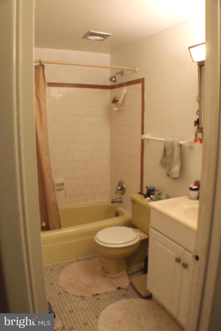 14809 ASHDALE AVE, WOODBRIDGE, Virginia 22193, 5 Bedrooms Bedrooms, ,2 BathroomsBathrooms,Residential,For sale,14809 ASHDALE AVE,VAPW2103118 MLS # VAPW2103118