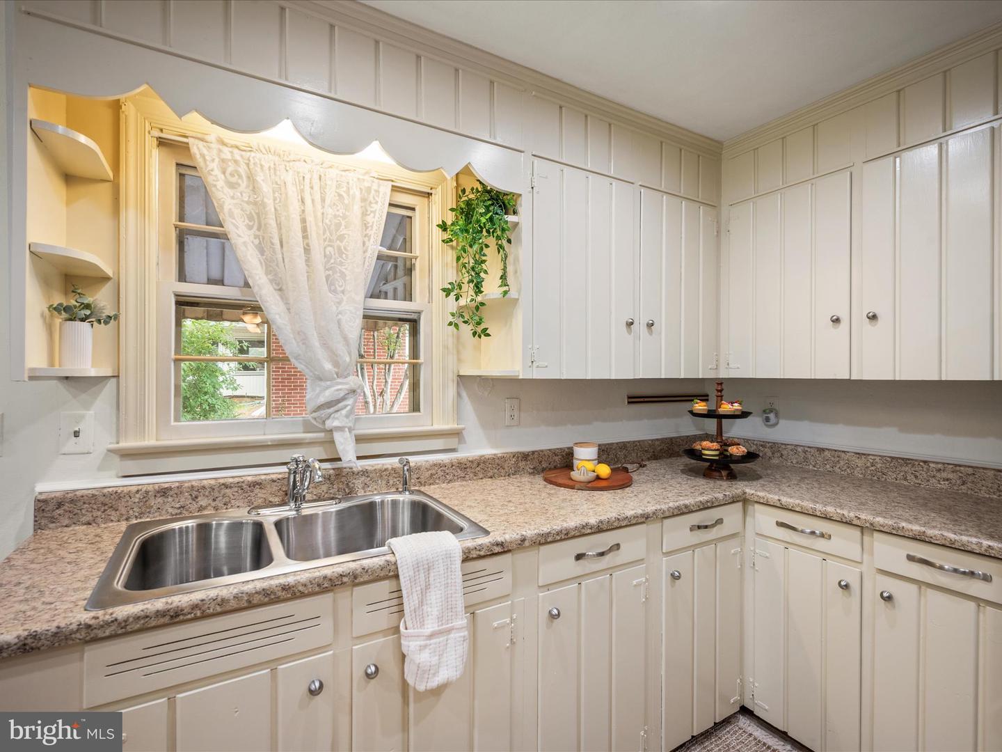 939 S MARSHALL ST, FRONT ROYAL, Virginia 22630, 3 Bedrooms Bedrooms, ,2 BathroomsBathrooms,Residential,For sale,939 S MARSHALL ST,VAWR2012188 MLS # VAWR2012188