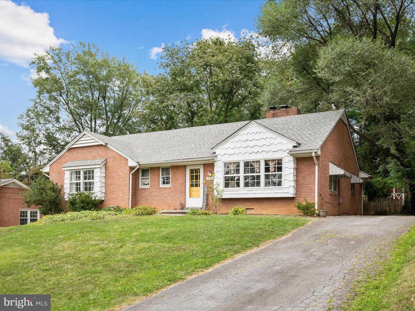 939 S MARSHALL ST, FRONT ROYAL, Virginia 22630, 3 Bedrooms Bedrooms, ,2 BathroomsBathrooms,Residential,For sale,939 S MARSHALL ST,VAWR2012188 MLS # VAWR2012188