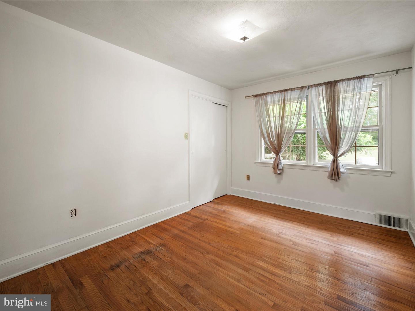 939 S MARSHALL ST, FRONT ROYAL, Virginia 22630, 3 Bedrooms Bedrooms, ,2 BathroomsBathrooms,Residential,For sale,939 S MARSHALL ST,VAWR2012188 MLS # VAWR2012188