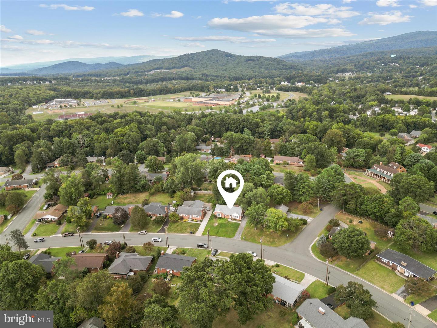 939 S MARSHALL ST, FRONT ROYAL, Virginia 22630, 3 Bedrooms Bedrooms, ,2 BathroomsBathrooms,Residential,For sale,939 S MARSHALL ST,VAWR2012188 MLS # VAWR2012188