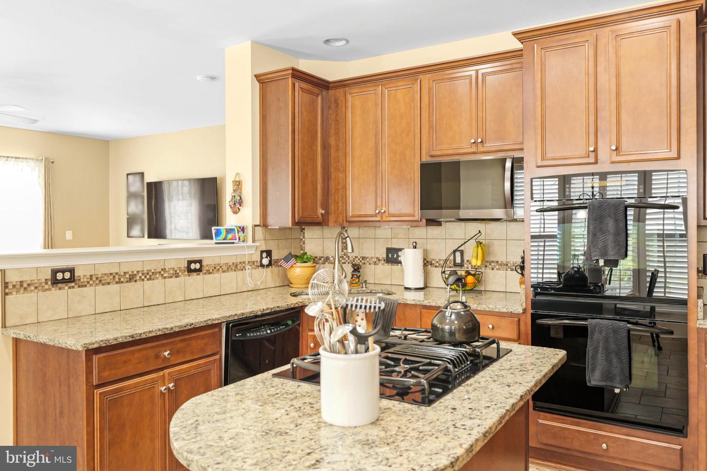 8931 YELLOWLEG CT, GAINESVILLE, Virginia 20155, 4 Bedrooms Bedrooms, 17 Rooms Rooms,3 BathroomsBathrooms,Residential,For sale,8931 YELLOWLEG CT,VAPW2103154 MLS # VAPW2103154