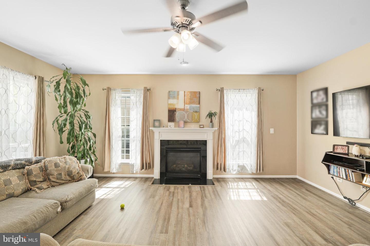 8931 YELLOWLEG CT, GAINESVILLE, Virginia 20155, 4 Bedrooms Bedrooms, 17 Rooms Rooms,3 BathroomsBathrooms,Residential,For sale,8931 YELLOWLEG CT,VAPW2103154 MLS # VAPW2103154