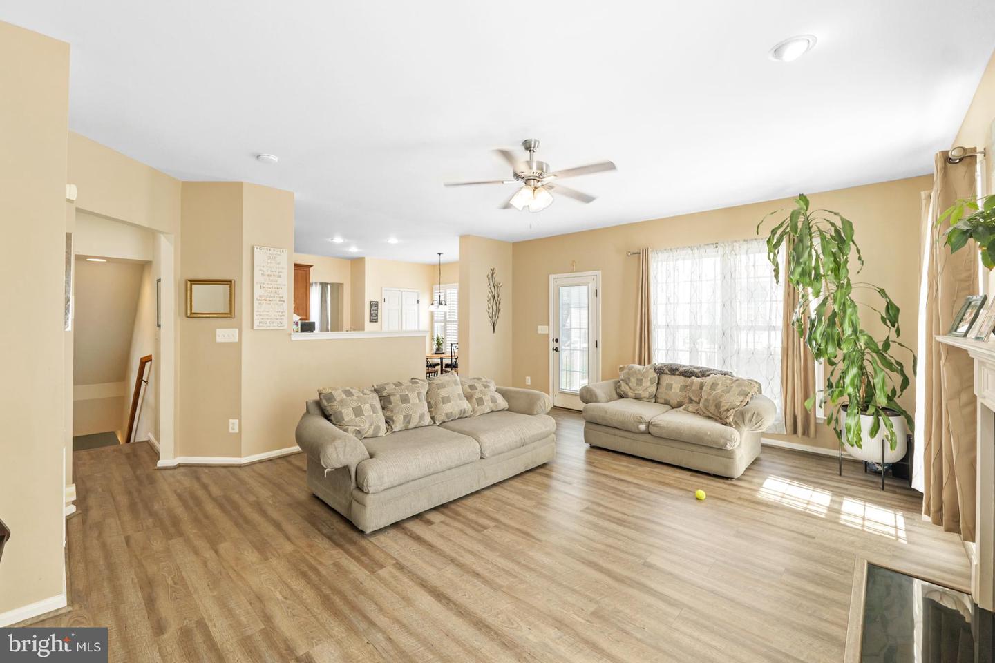 8931 YELLOWLEG CT, GAINESVILLE, Virginia 20155, 4 Bedrooms Bedrooms, 17 Rooms Rooms,3 BathroomsBathrooms,Residential,For sale,8931 YELLOWLEG CT,VAPW2103154 MLS # VAPW2103154