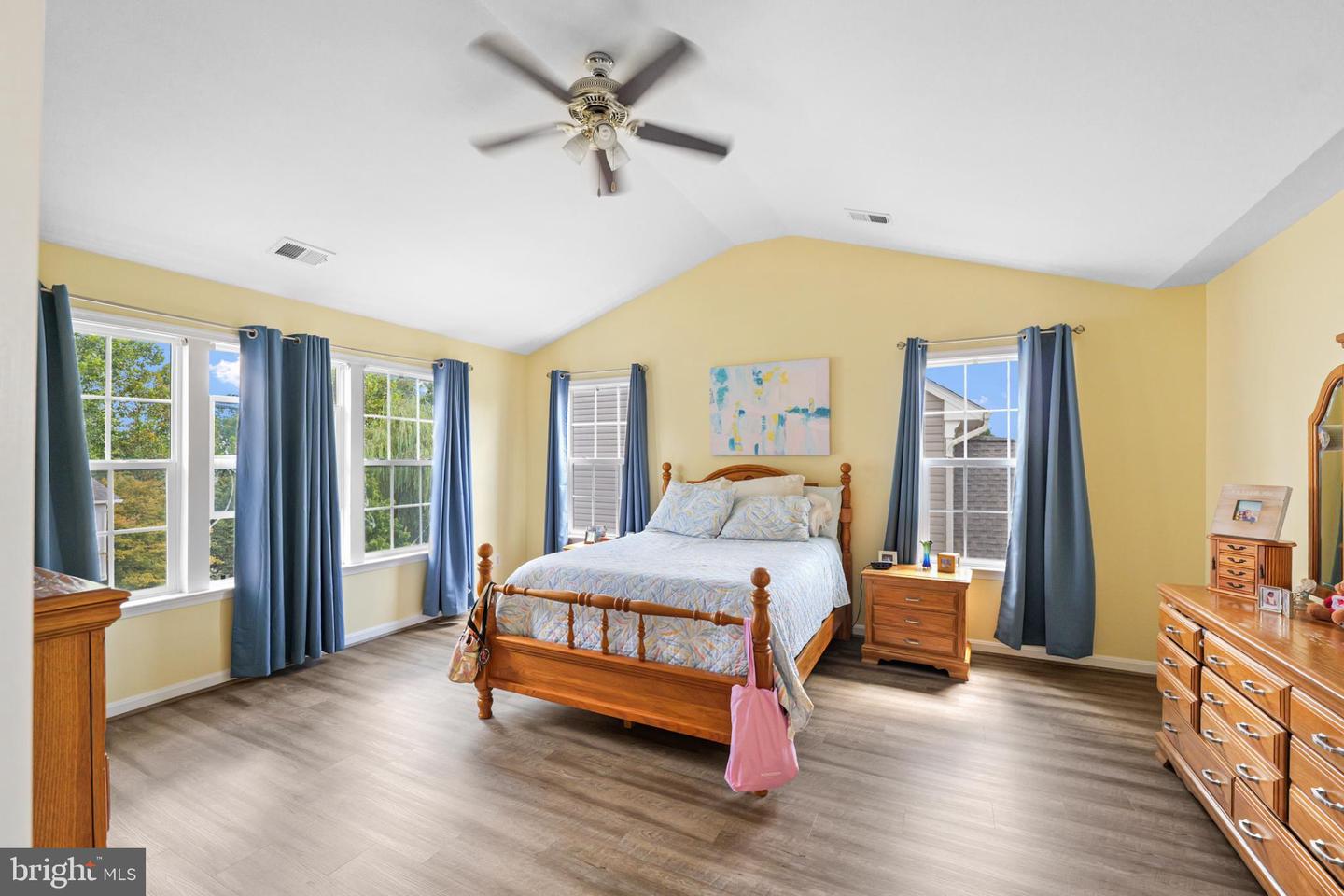 8931 YELLOWLEG CT, GAINESVILLE, Virginia 20155, 4 Bedrooms Bedrooms, 17 Rooms Rooms,3 BathroomsBathrooms,Residential,For sale,8931 YELLOWLEG CT,VAPW2103154 MLS # VAPW2103154