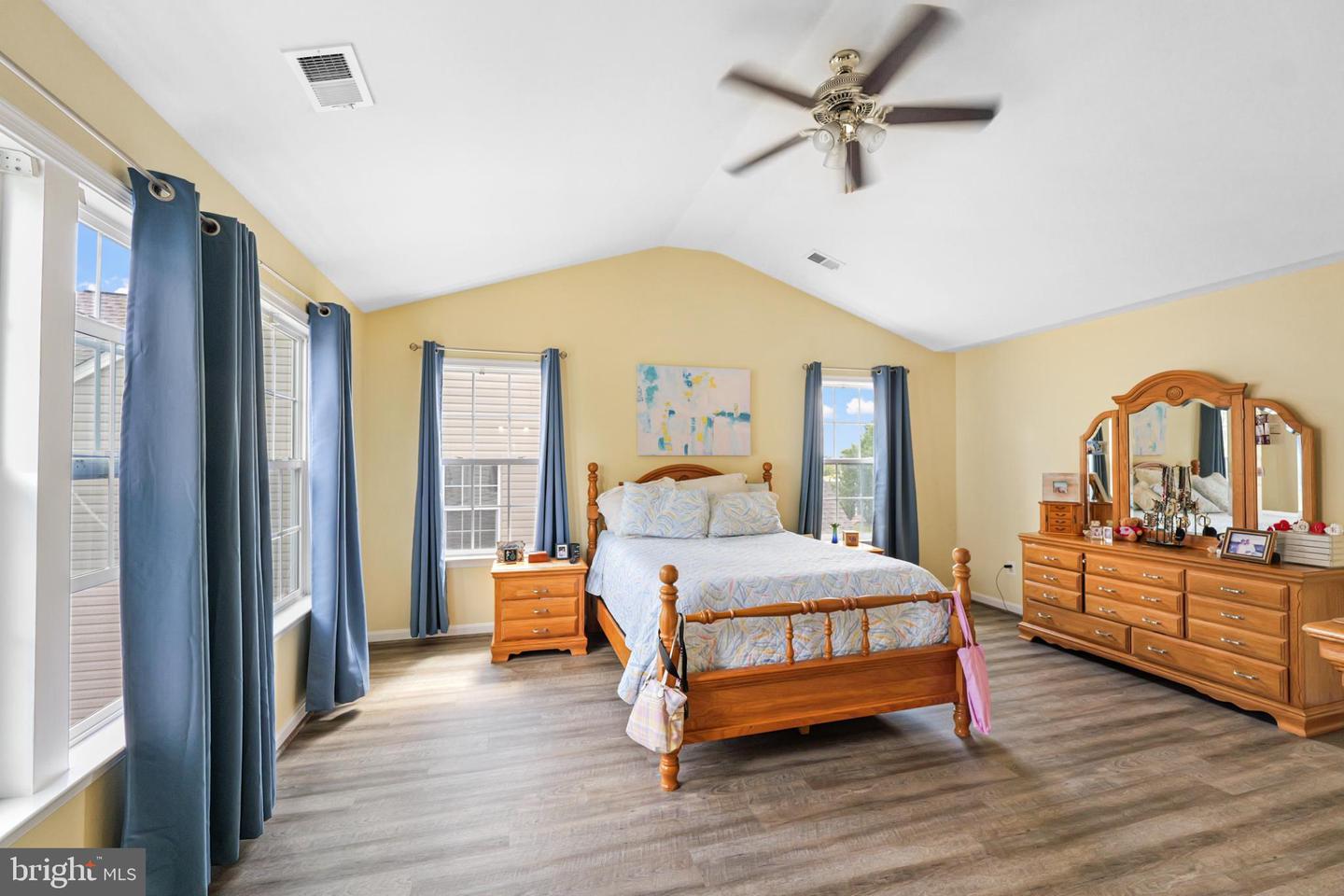 8931 YELLOWLEG CT, GAINESVILLE, Virginia 20155, 4 Bedrooms Bedrooms, 17 Rooms Rooms,3 BathroomsBathrooms,Residential,For sale,8931 YELLOWLEG CT,VAPW2103154 MLS # VAPW2103154