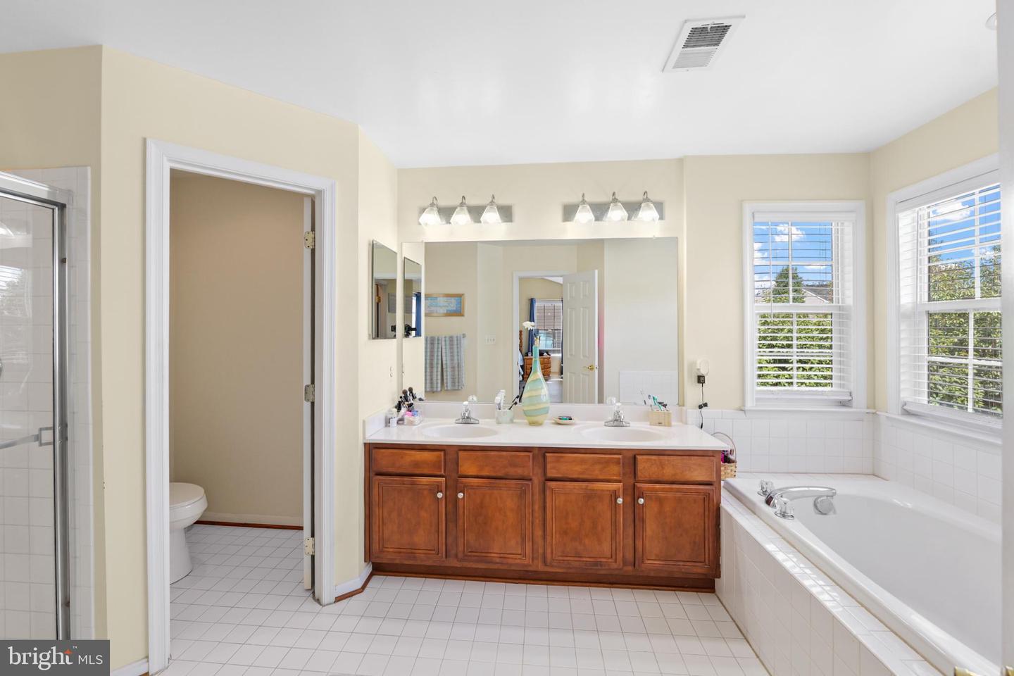 8931 YELLOWLEG CT, GAINESVILLE, Virginia 20155, 4 Bedrooms Bedrooms, 17 Rooms Rooms,3 BathroomsBathrooms,Residential,For sale,8931 YELLOWLEG CT,VAPW2103154 MLS # VAPW2103154