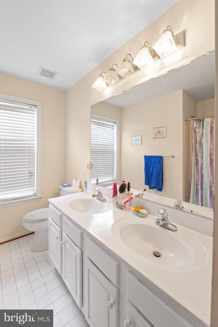 8931 YELLOWLEG CT, GAINESVILLE, Virginia 20155, 4 Bedrooms Bedrooms, 17 Rooms Rooms,3 BathroomsBathrooms,Residential,For sale,8931 YELLOWLEG CT,VAPW2103154 MLS # VAPW2103154