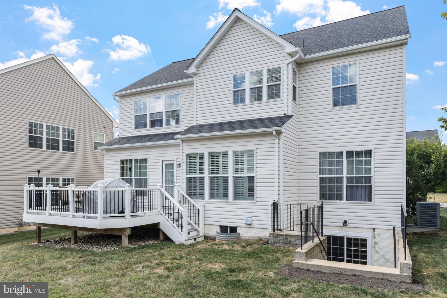 8931 YELLOWLEG CT, GAINESVILLE, Virginia 20155, 4 Bedrooms Bedrooms, 17 Rooms Rooms,3 BathroomsBathrooms,Residential,For sale,8931 YELLOWLEG CT,VAPW2103154 MLS # VAPW2103154
