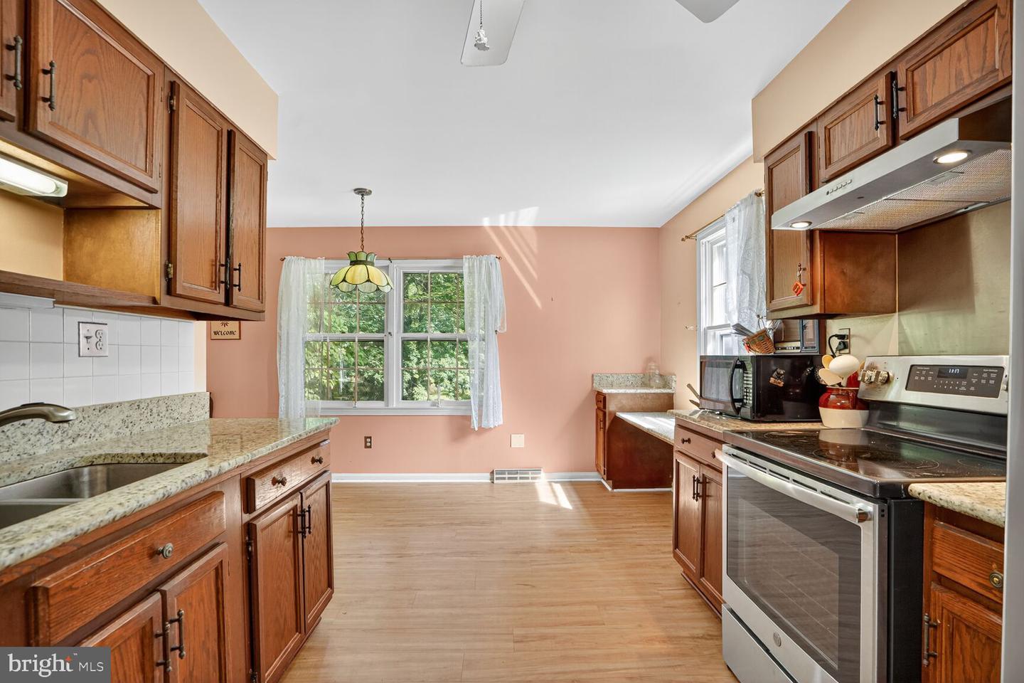 12407 CAISSON RD, FAIRFAX, Virginia 22030, 4 Bedrooms Bedrooms, ,3 BathroomsBathrooms,Residential,For sale,12407 CAISSON RD,VAFX2264780 MLS # VAFX2264780