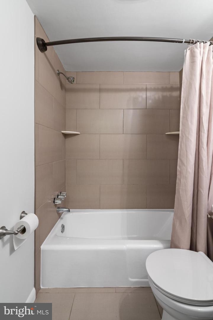 7105 GALGATE DR, SPRINGFIELD, Virginia 22152, 4 Bedrooms Bedrooms, 11 Rooms Rooms,2 BathroomsBathrooms,Residential,For sale,7105 GALGATE DR,VAFX2264828 MLS # VAFX2264828