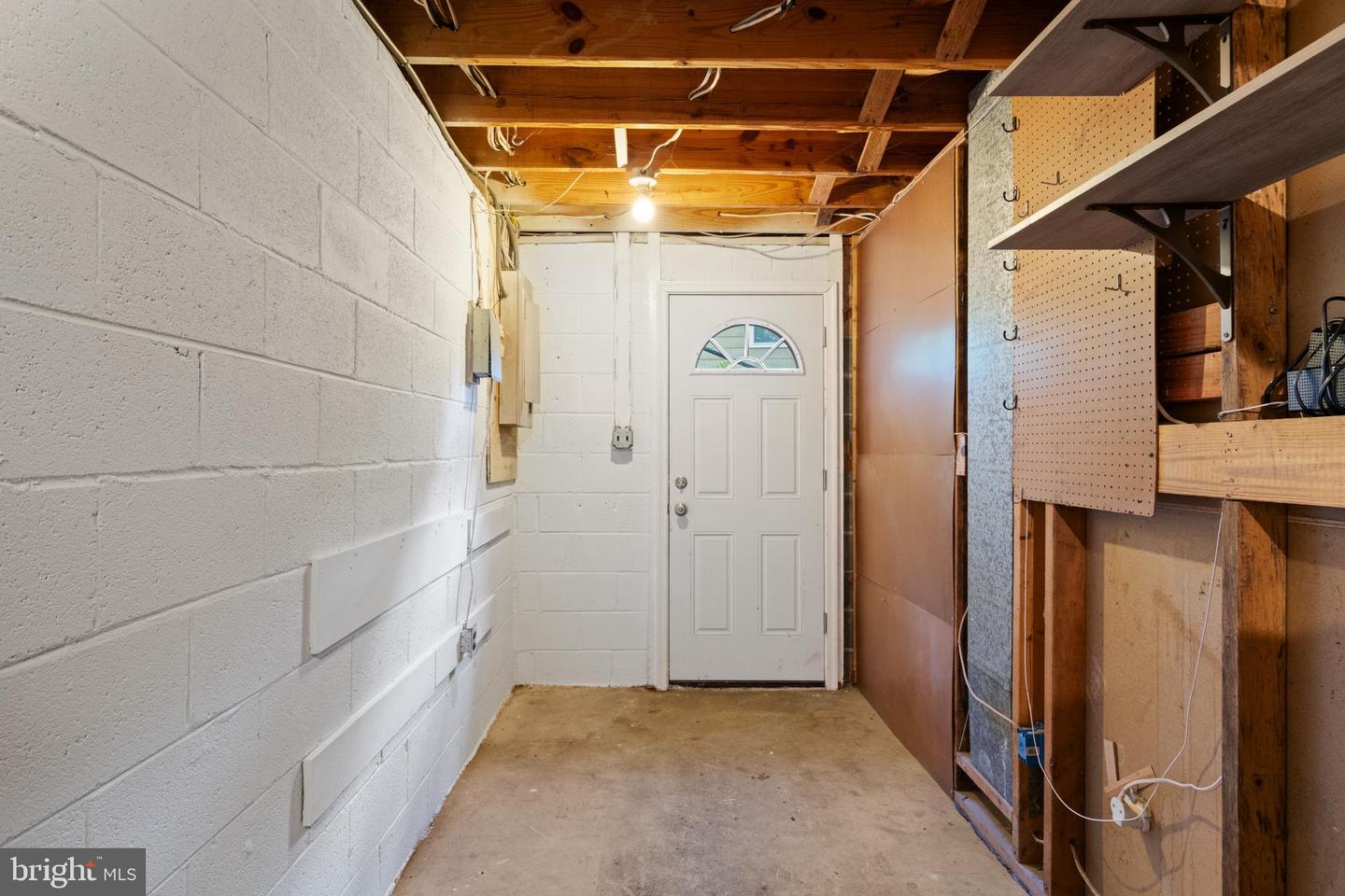 7105 GALGATE DR, SPRINGFIELD, Virginia 22152, 4 Bedrooms Bedrooms, 11 Rooms Rooms,2 BathroomsBathrooms,Residential,For sale,7105 GALGATE DR,VAFX2264828 MLS # VAFX2264828