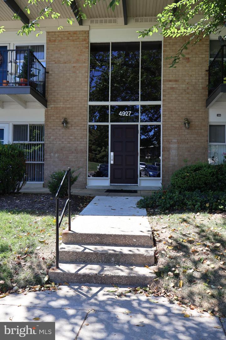 4927 AMERICANA DR #108, ANNANDALE, Virginia 22003, 2 Bedrooms Bedrooms, ,1 BathroomBathrooms,Residential,For sale,4927 AMERICANA DR #108,VAFX2264866 MLS # VAFX2264866