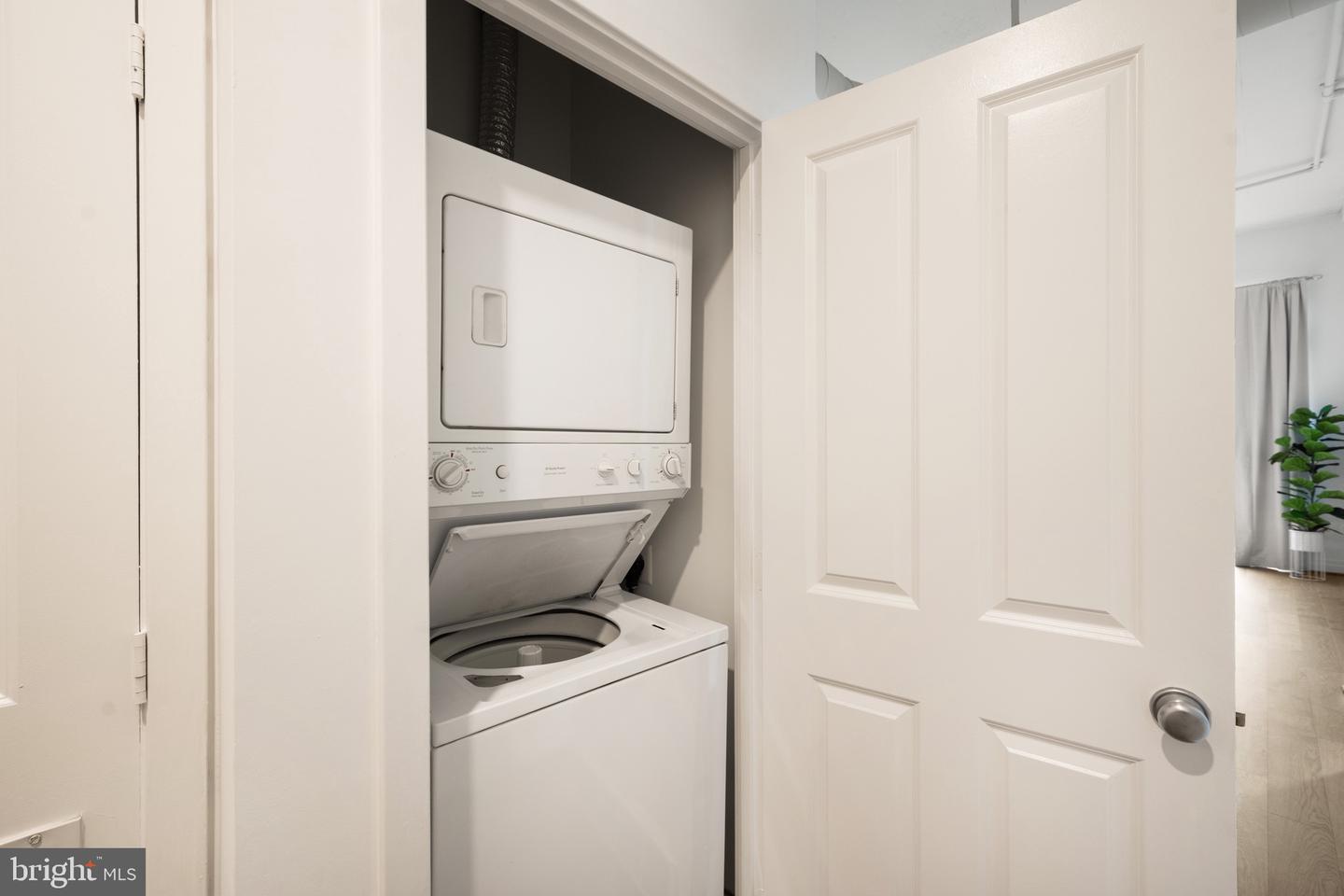 2220 FAIRFAX DR #101, ARLINGTON, Virginia 22201, 1 Bedroom Bedrooms, ,1 BathroomBathrooms,Residential,For sale,2220 FAIRFAX DR #101,VAAR2063058 MLS # VAAR2063058