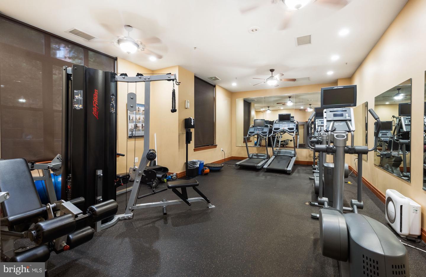 2220 FAIRFAX DR #101, ARLINGTON, Virginia 22201, 1 Bedroom Bedrooms, ,1 BathroomBathrooms,Residential,For sale,2220 FAIRFAX DR #101,VAAR2063058 MLS # VAAR2063058