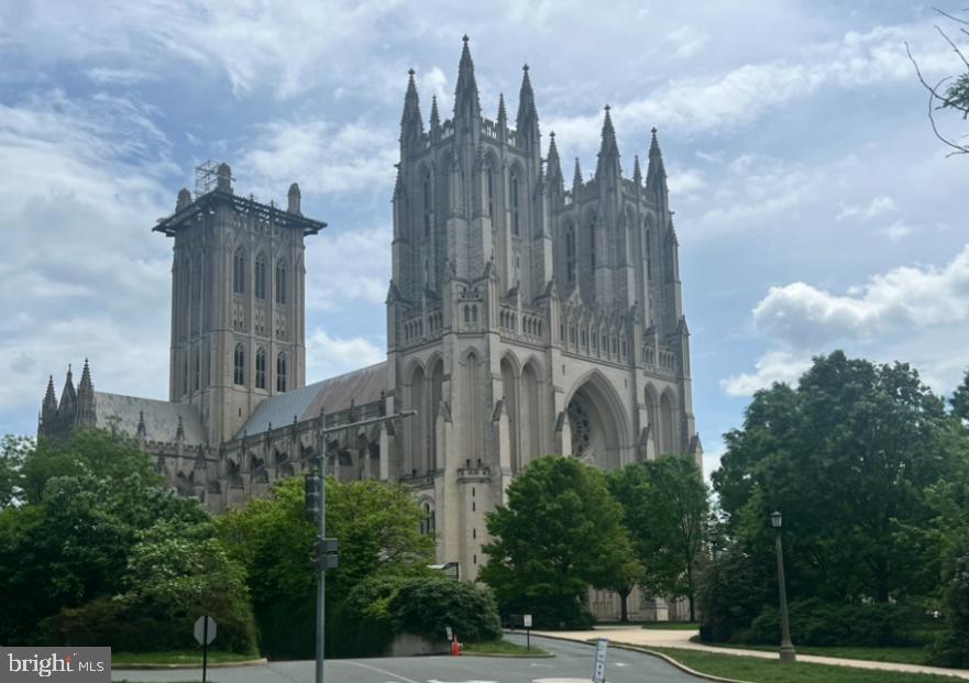 3028 WISCONSIN AVE NW #APT402, WASHINGTON, District Of Columbia 20016, 2 Bedrooms Bedrooms, ,2 BathroomsBathrooms,Residential,For sale,3028 WISCONSIN AVE NW #APT402,DCDC2220304 MLS # DCDC2220304