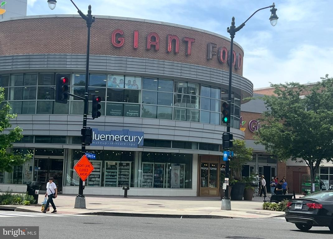 3028 WISCONSIN AVE NW #APT402, WASHINGTON, District Of Columbia 20016, 2 Bedrooms Bedrooms, ,2 BathroomsBathrooms,Residential,For sale,3028 WISCONSIN AVE NW #APT402,DCDC2220304 MLS # DCDC2220304