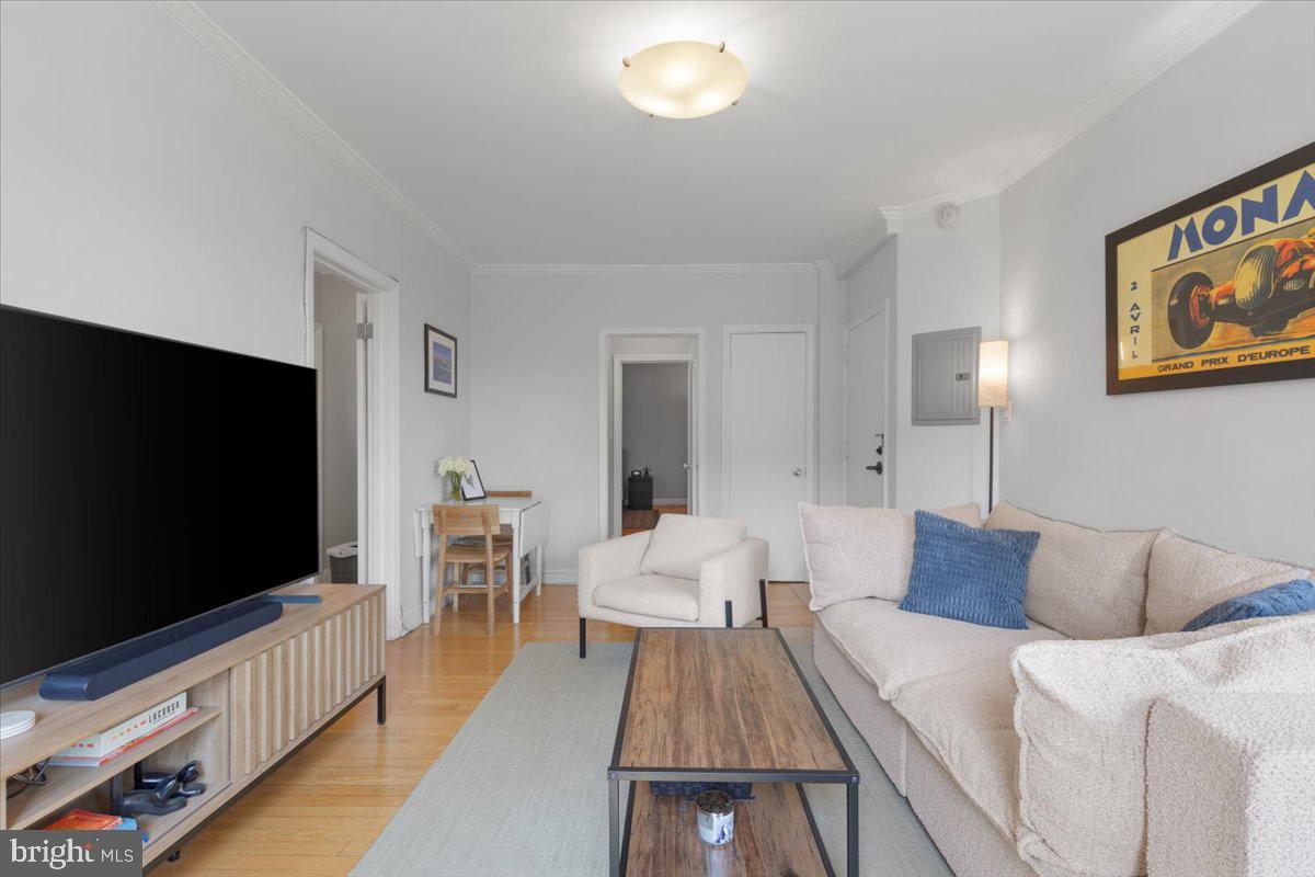 3028 WISCONSIN AVE NW #APT402, WASHINGTON, District Of Columbia 20016, 2 Bedrooms Bedrooms, ,2 BathroomsBathrooms,Residential,For sale,3028 WISCONSIN AVE NW #APT402,DCDC2220304 MLS # DCDC2220304