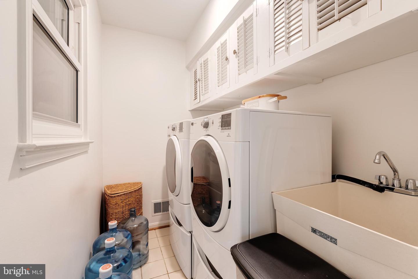 8600 GATESHEAD RD, ALEXANDRIA, Virginia 22309, 4 Bedrooms Bedrooms, ,3 BathroomsBathrooms,Residential,For sale,8600 GATESHEAD RD,VAFX2264948 MLS # VAFX2264948