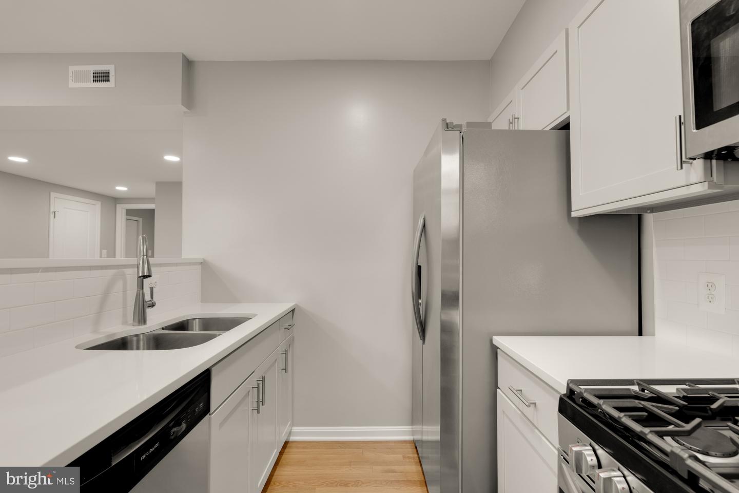 303 SEATON PL NE #2, WASHINGTON, District Of Columbia 20002, 2 Bedrooms Bedrooms, ,1 BathroomBathrooms,Residential,For sale,303 SEATON PL NE #2,DCDC2220342 MLS # DCDC2220342