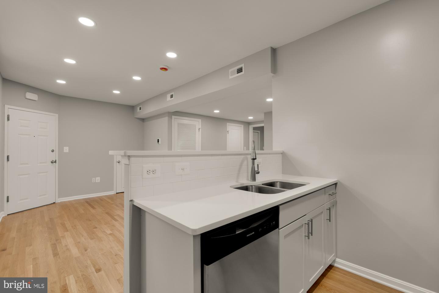 303 SEATON PL NE #2, WASHINGTON, District Of Columbia 20002, 2 Bedrooms Bedrooms, ,1 BathroomBathrooms,Residential,For sale,303 SEATON PL NE #2,DCDC2220342 MLS # DCDC2220342