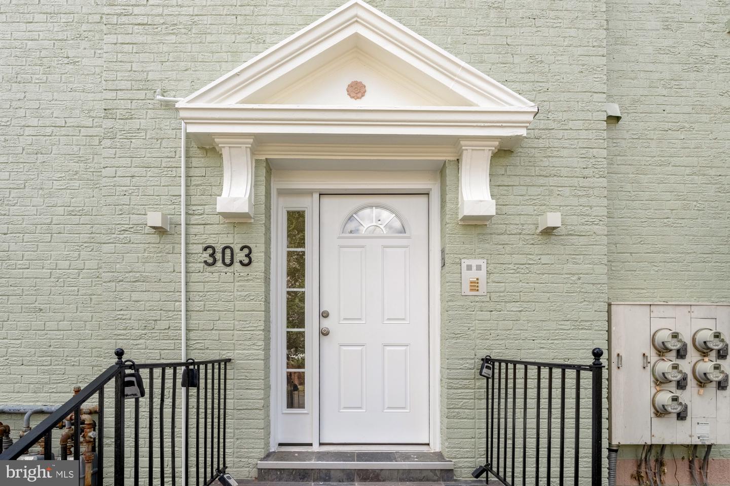 303 SEATON PL NE #2, WASHINGTON, District Of Columbia 20002, 2 Bedrooms Bedrooms, ,1 BathroomBathrooms,Residential,For sale,303 SEATON PL NE #2,DCDC2220342 MLS # DCDC2220342