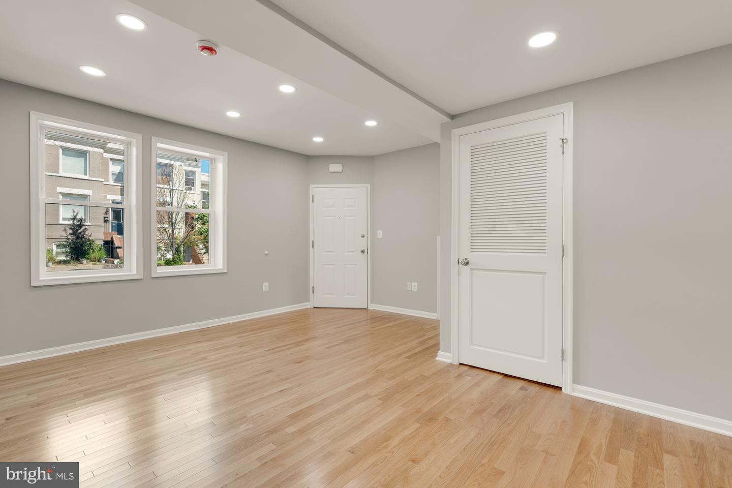 303 SEATON PL NE #2, WASHINGTON, District Of Columbia 20002, 2 Bedrooms Bedrooms, ,1 BathroomBathrooms,Residential,For sale,303 SEATON PL NE #2,DCDC2220342 MLS # DCDC2220342