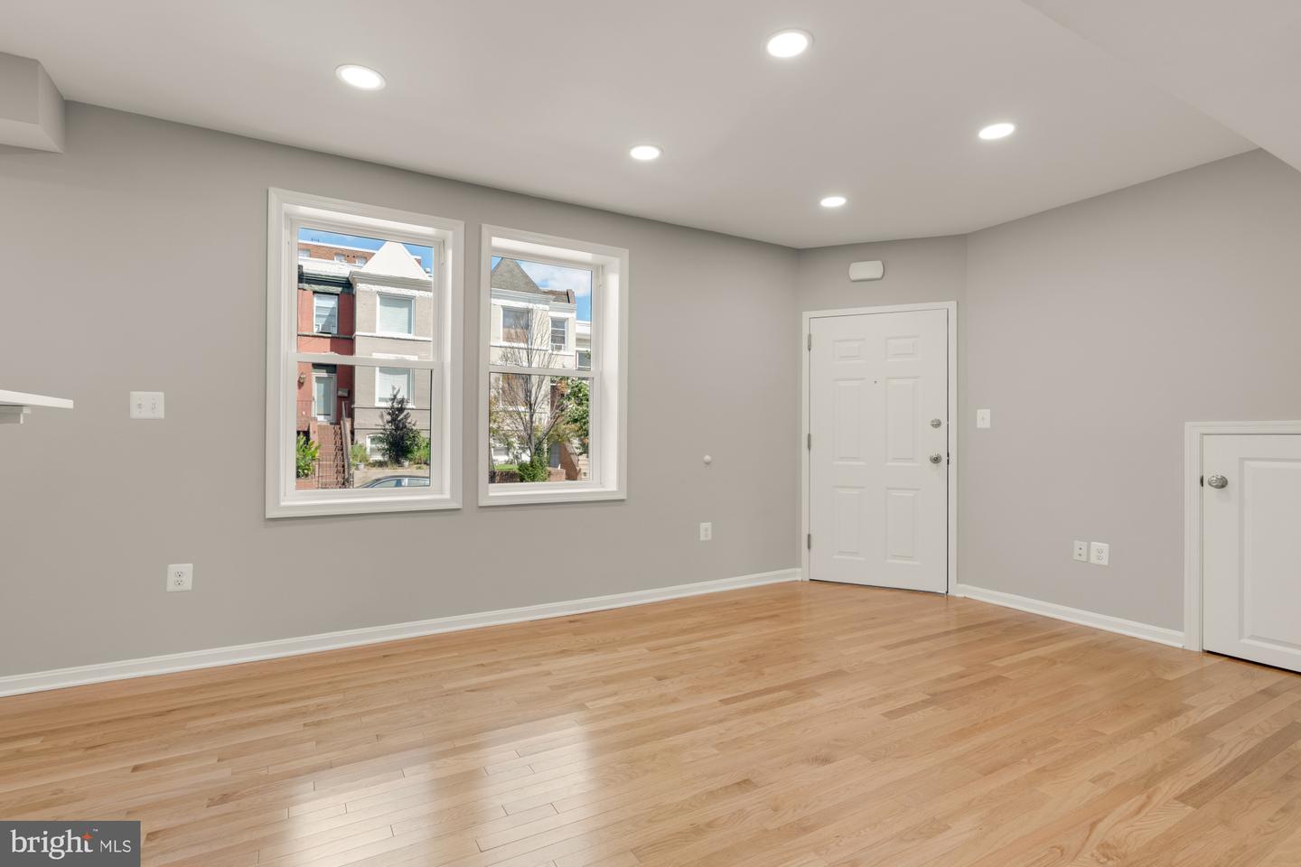 303 SEATON PL NE #2, WASHINGTON, District Of Columbia 20002, 2 Bedrooms Bedrooms, ,1 BathroomBathrooms,Residential,For sale,303 SEATON PL NE #2,DCDC2220342 MLS # DCDC2220342