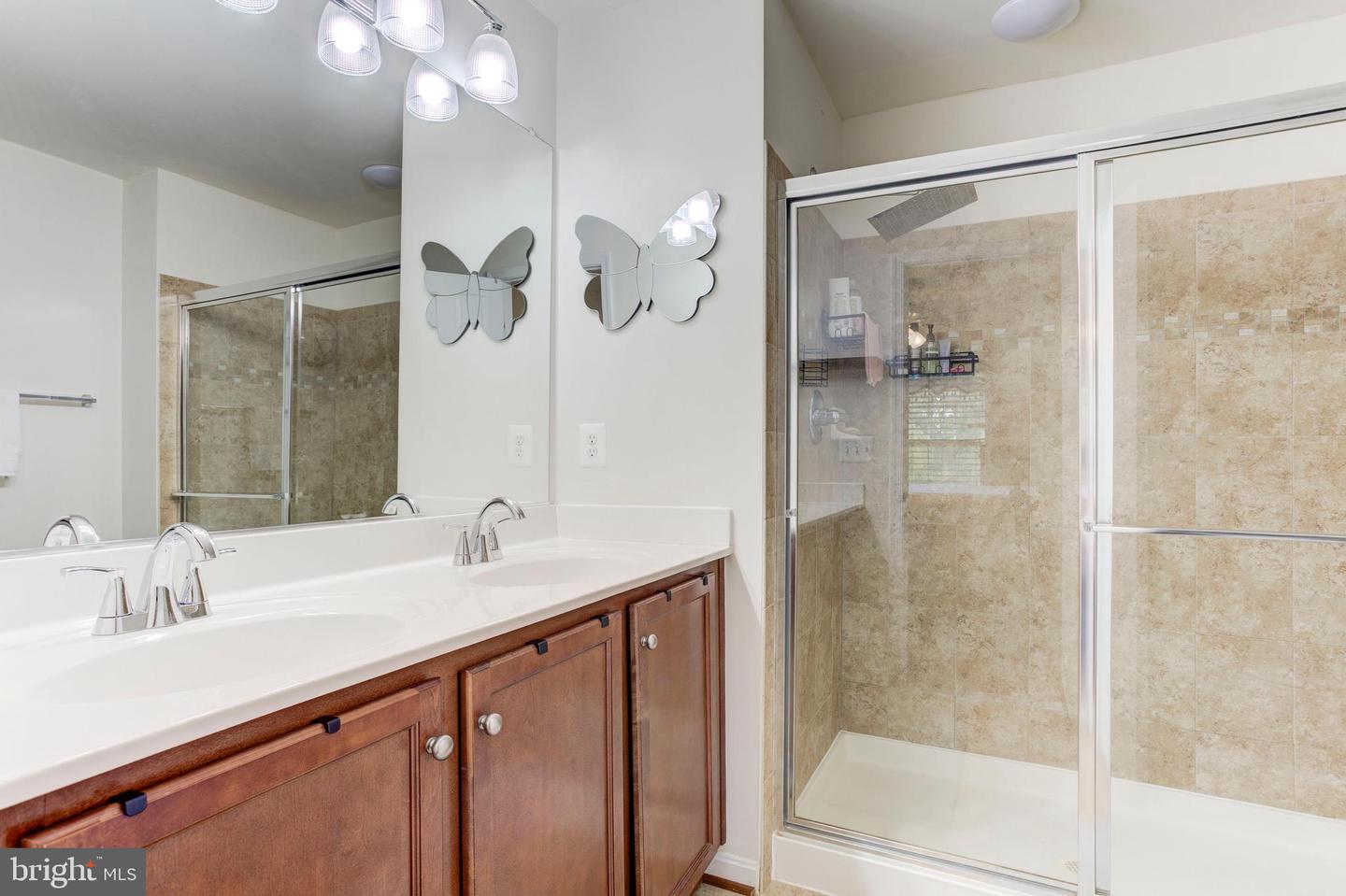 15673 JOHN DISKIN CIR, WOODBRIDGE, Virginia 22191, 3 Bedrooms Bedrooms, 5 Rooms Rooms,3 BathroomsBathrooms,Residential,For sale,15673 JOHN DISKIN CIR,VAPW2103280 MLS # VAPW2103280