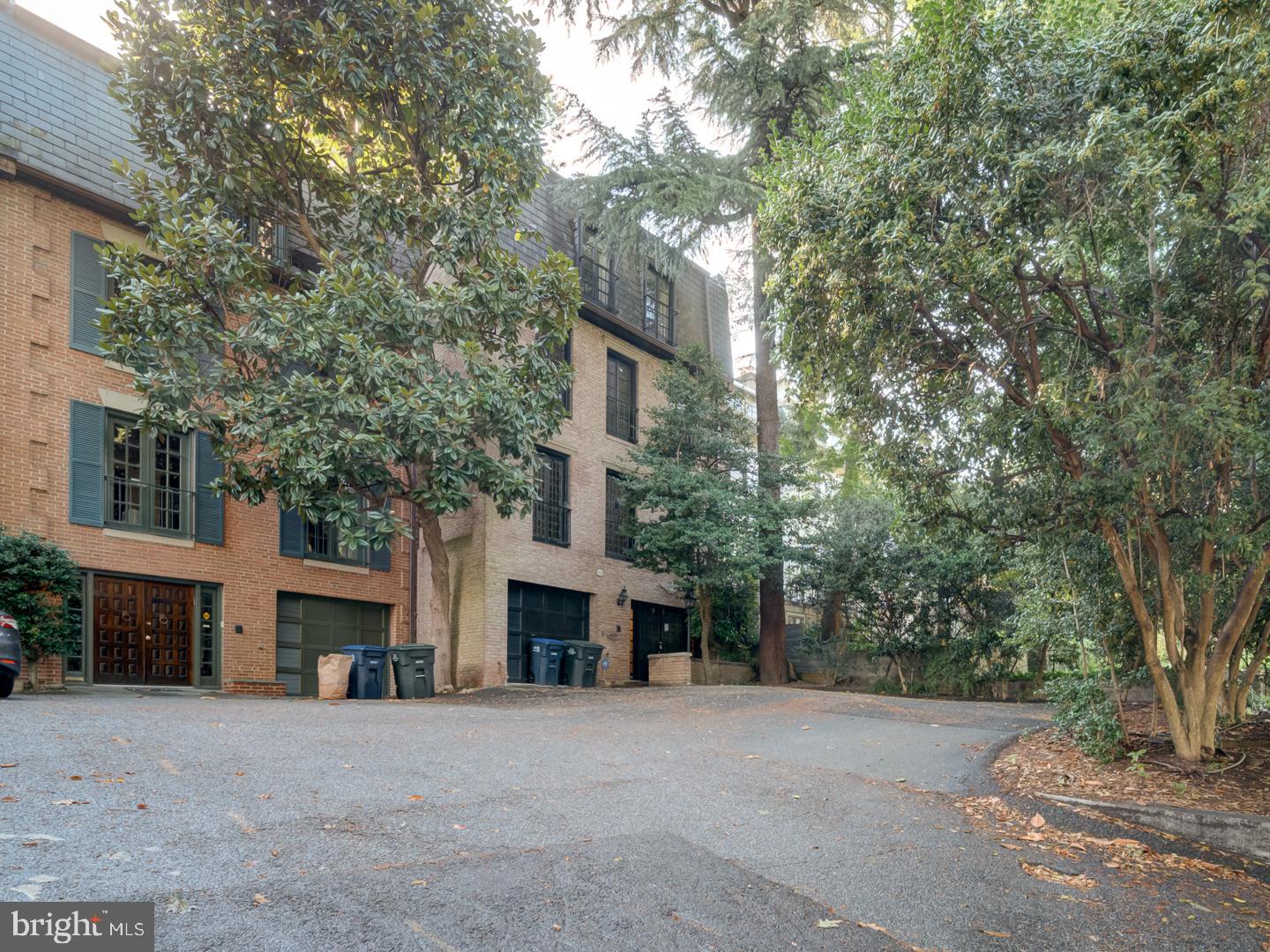 2142 CATHEDRAL AVE NW, WASHINGTON, District Of Columbia 20008, 4 Bedrooms Bedrooms, ,4 BathroomsBathrooms,Residential,For sale,2142 CATHEDRAL AVE NW,DCDC2220438 MLS # DCDC2220438