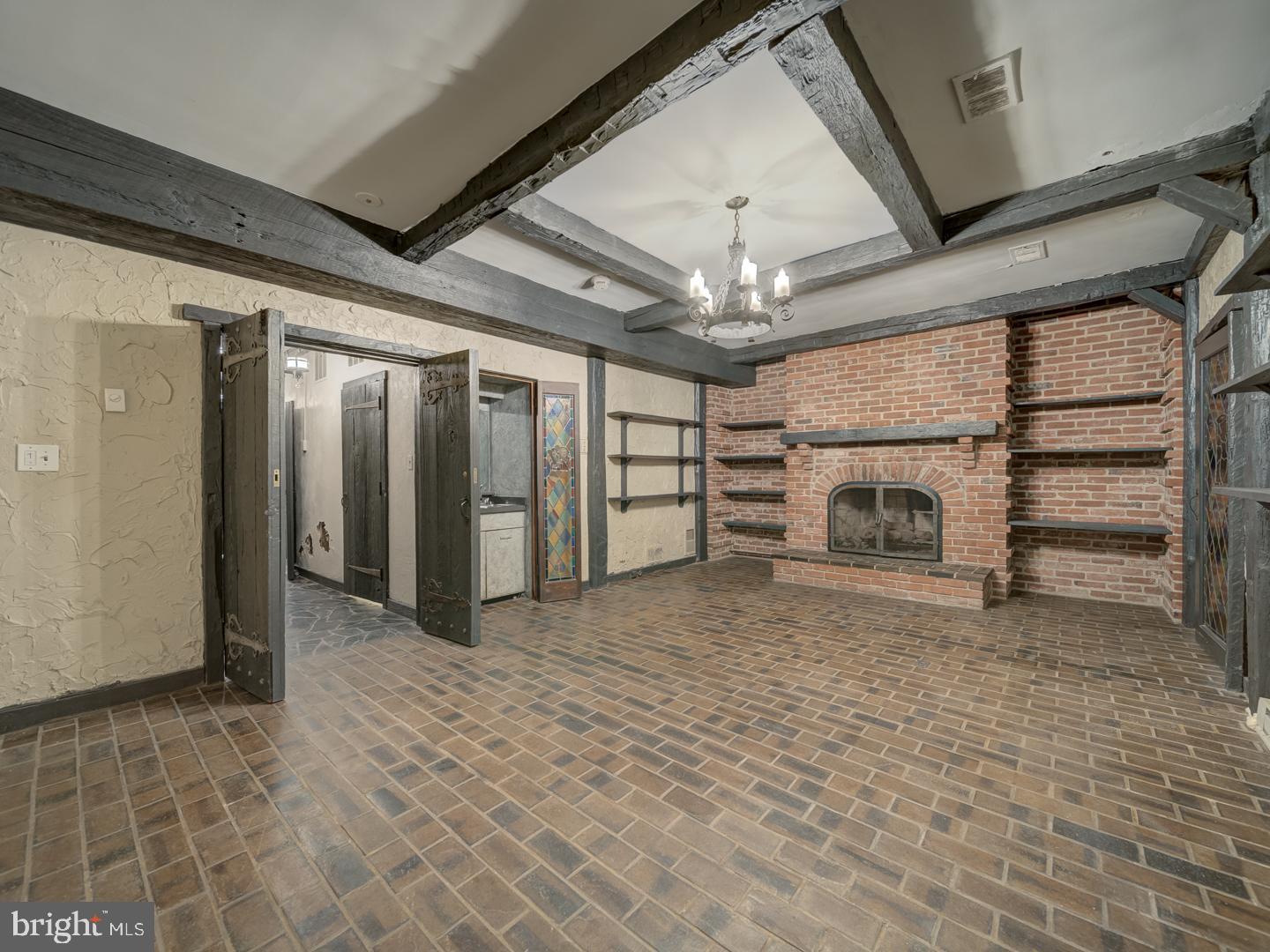 2142 CATHEDRAL AVE NW, WASHINGTON, District Of Columbia 20008, 4 Bedrooms Bedrooms, ,4 BathroomsBathrooms,Residential,For sale,2142 CATHEDRAL AVE NW,DCDC2220438 MLS # DCDC2220438