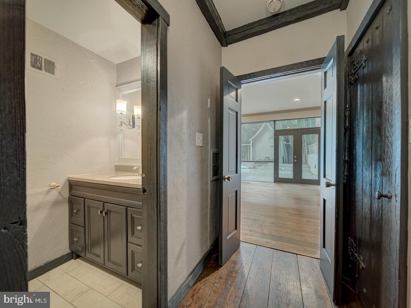 2142 CATHEDRAL AVE NW, WASHINGTON, District Of Columbia 20008, 4 Bedrooms Bedrooms, ,4 BathroomsBathrooms,Residential,For sale,2142 CATHEDRAL AVE NW,DCDC2220438 MLS # DCDC2220438